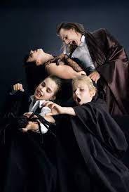Edição especial: A História da Família Drácula da terra 2